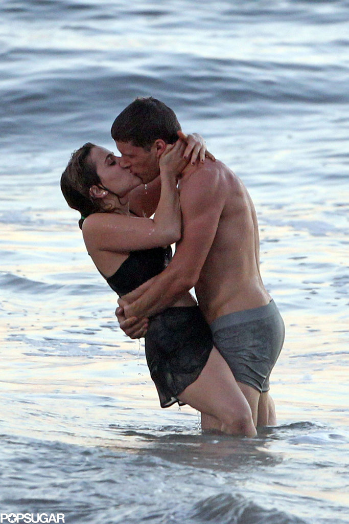 Costars Mae Whitman and Matt Lauria filmed some steamy beach scenes for their show Parenthood in LA back in October 2012.
Costars Mae Whitman and Matt Lauria filmed some steamy beach scenes for their show Parenthood in LA back in October 2012.