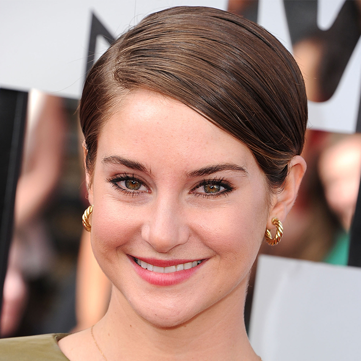 How to Wear a Smoky Eye If You're Not Into Makeup