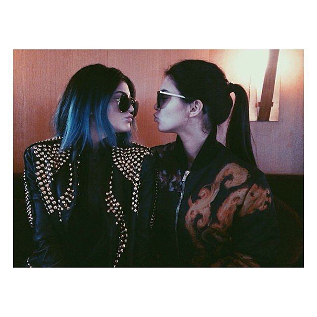 Kendall and Kylie puckered up.
Source: Instagram user kyliejenner
