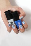 How to Wear Summer Stripes on Your Nails