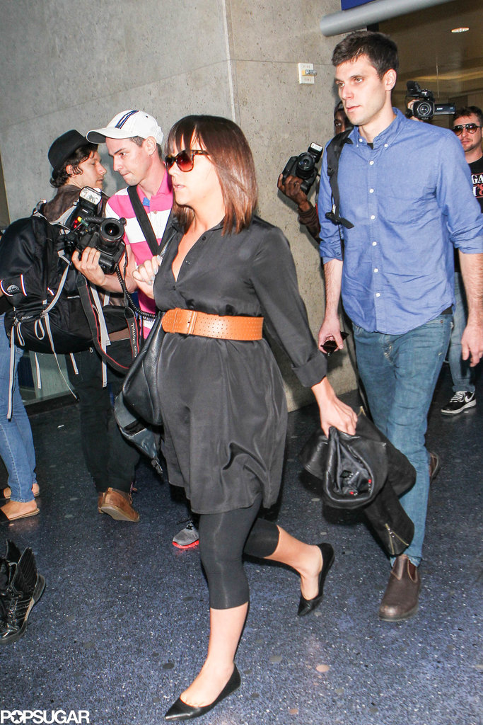 Christina Ricci Returns to LA and Puts Her Baby Bump on Display Christina Ricci Returns to LA and Puts Her Baby Bump on Display