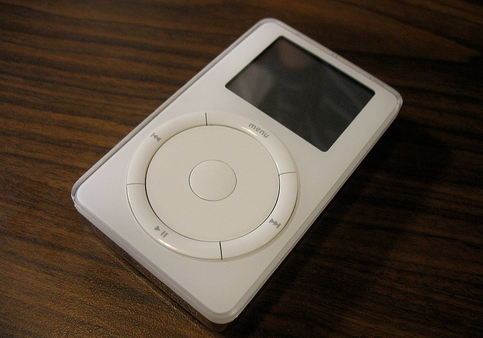 2001: iPod 2001: iPod