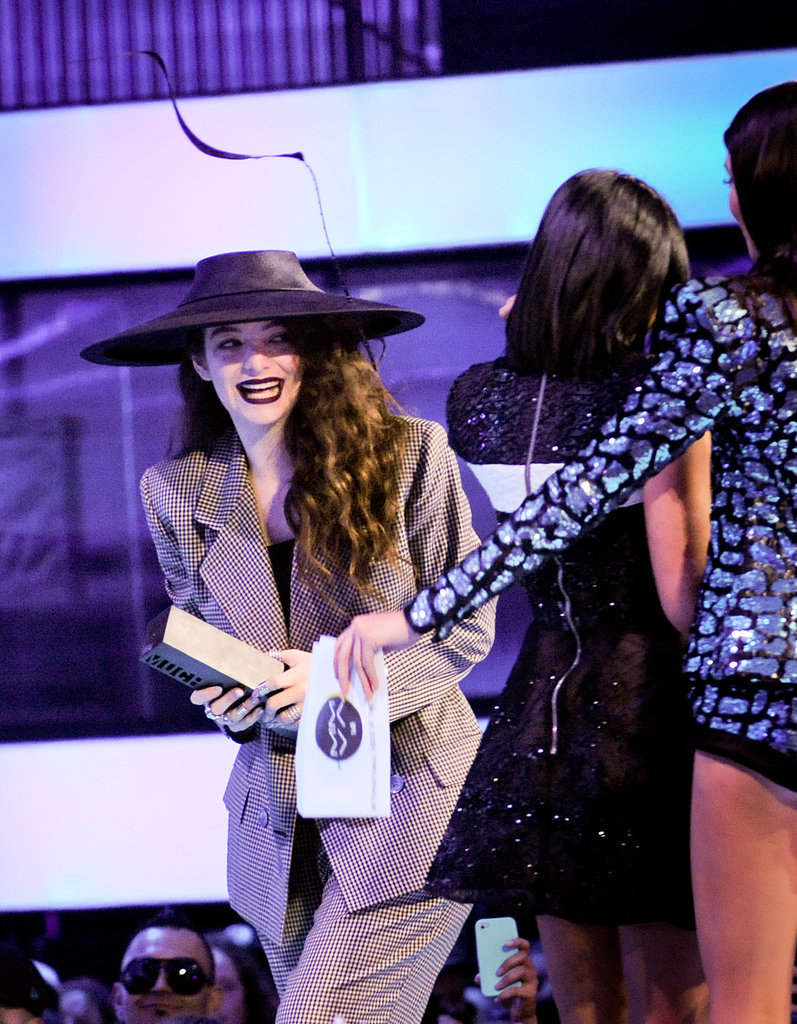 Lorde ran away from Kendall and Kylie Jenner at the MuchMusic Video Awards on Sunday in Toronto.
Lorde ran away from Kendall and Kylie Jenner at the MuchMusic Video Awards on Sunday in Toronto.