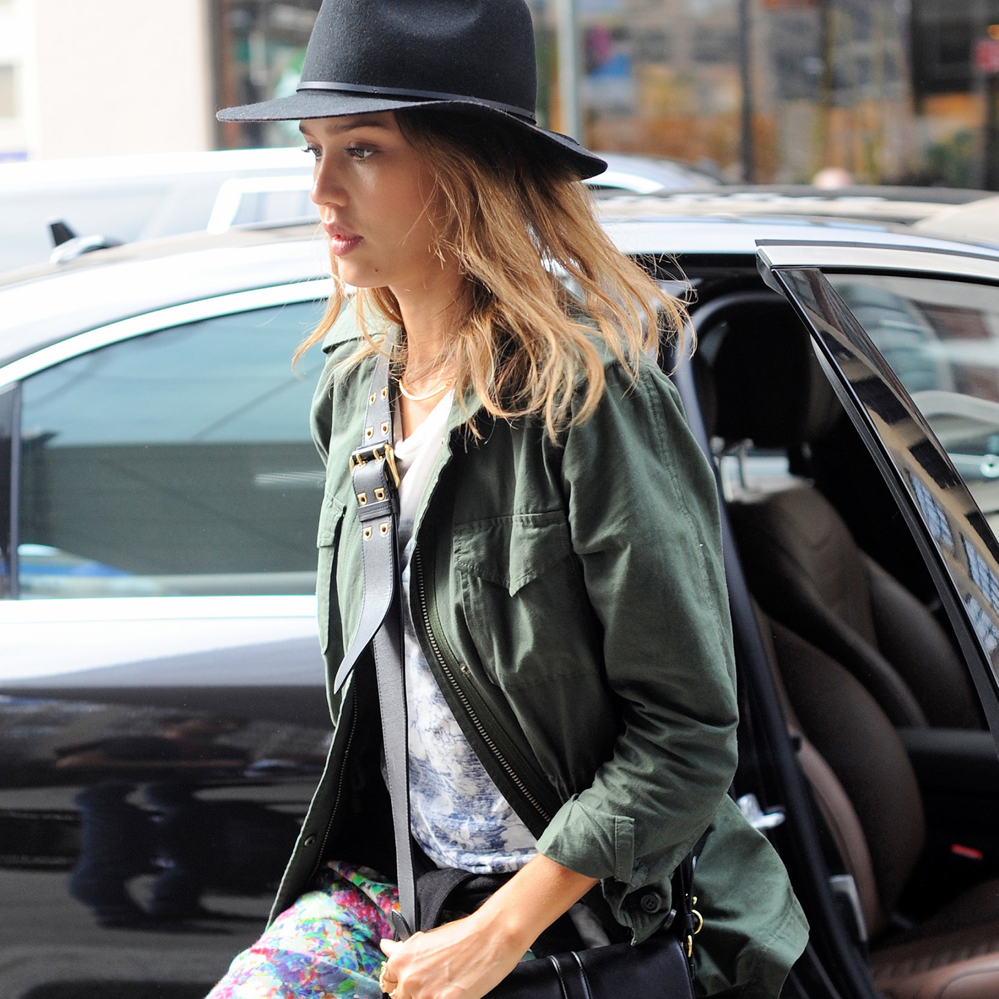 Wear 1 Army Jacket 5 Ways Like Jessica Alba!