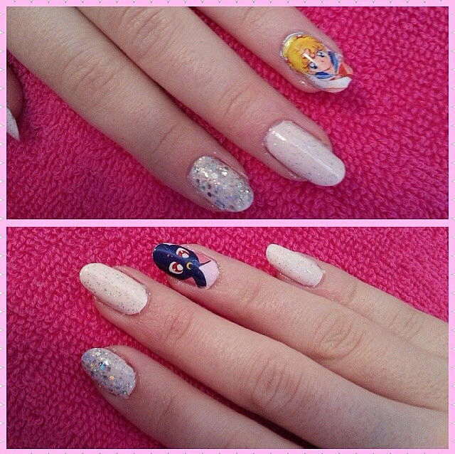Go all out with a Sailor Moon character on every nail with these themed nail wraps ($6 for 15), or go with the brilliant example pictured here and use them as accents on a manicure.
Go all out with a Sailor Moon character on every nail with these themed nail wraps ($6 for 15), or go with the brilliant example pictured here and use them as accents on a manicure.