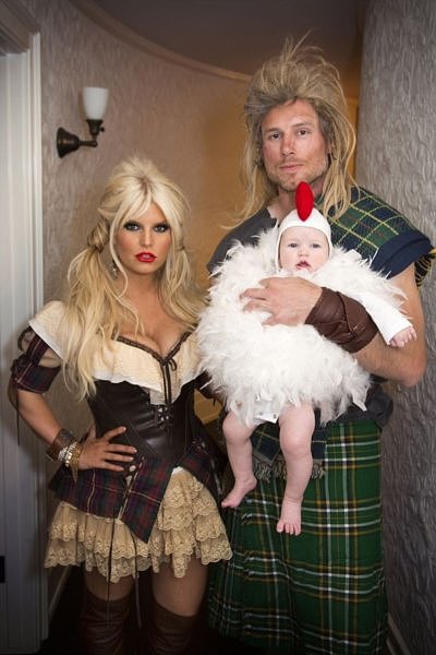 For Halloween in 2012, Jessica was decked out in a milkmaid-esque costume. Eric had a Braveheart look going on, while little Maxwell was a chicken.
Source: Twitter user JessicaSimpson
For Halloween in 2012, Jessica was decked out in a milkmaid-esque costume. Eric had a Braveheart look going on, while little Maxwell was a chicken.
Source: Twitter user JessicaSimpson
