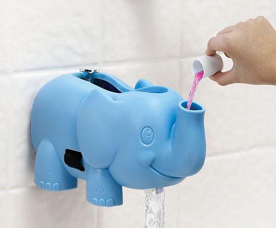 A Bubble-Dispensing Spout Guard A Bubble-Dispensing Spout Guard