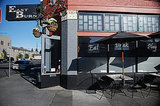 Restaurant Turns Sexist Yelp Comment Into a Fundraiser Restaurant Turns Sexist Yelp Comment Into a Fundraiser