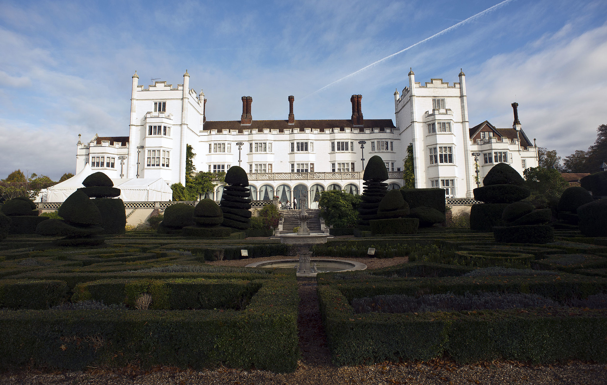 the-danesfield-house-hotel-amal-alamuddin-s-second-wedding-gown