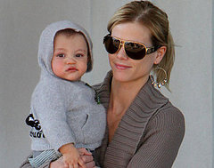 Elin Nordegren out with the kids
