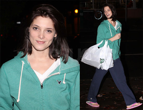 Photos of Ashley Greene in Vancouver 2009-10-19 10:25:47