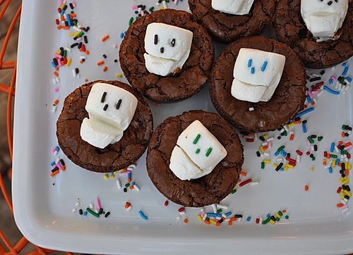Martha Stewart's Simple Halloween Marshmallow Sprinkle Marshmallow skulls