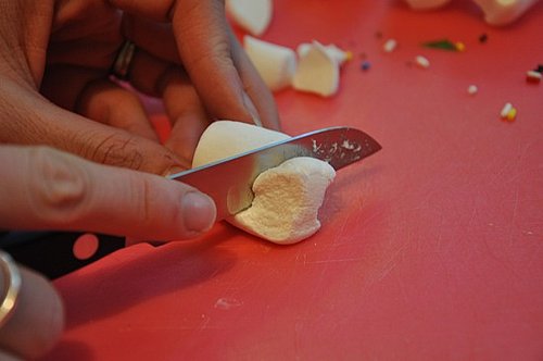 Marshmallow Sprinkle Skulls with Brownies Marshmallow Sprinkle Skulls with Brownies