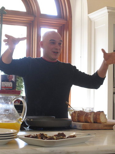 Michael Symon Makes Breakfast at Williams-Sonoma in San Francisco Michael Symon Makes Breakfast at Williams-Sonoma in San Francisco