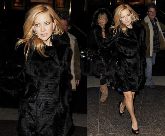 Photos of Kate Hudson out in NYC With Goldie Hawn and Kurt Russell 2009-12-15 08:06:02 Photos of Kate Hudson out in NYC With Goldie Hawn and Kurt Russell 2009-12-15 08:06:02
