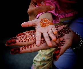 Lil Links: Henna Tattoos May Lead to Skin Problems