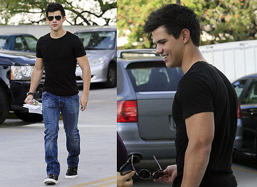 Photos of Taylor Lautner Meeting Fans in LA, Taylor Lautner Is Alive Not Dead, Taylor Lautner to Present at Golden Globes