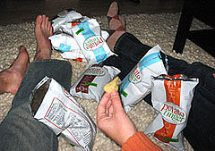 Yet Another Study Confirms:  Eating Mindlessly Means Eating More