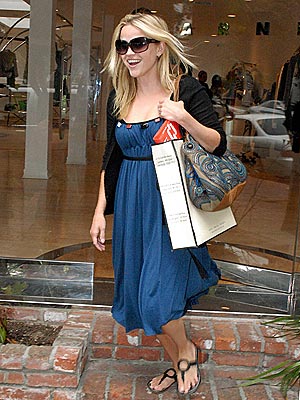 How to Dress Like Reese