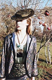 Raquel Poses, Picks Pomegranates for Marc Jacobs Spring 2009