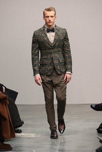 Milan: Gaetano Navarra Men's Fall 2009 Milan: Gaetano Navarra Men's Fall 2009