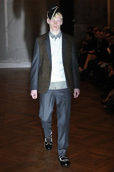 Paris: Comme des Garcons Homme Plus Fall 2009 Paris: Comme des Garcons Homme Plus Fall 2009