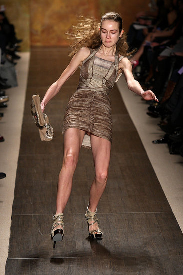 Herve Leger Fall 2009: Full of Model Falls Herve Leger Fall 2009: Full of Model Falls
