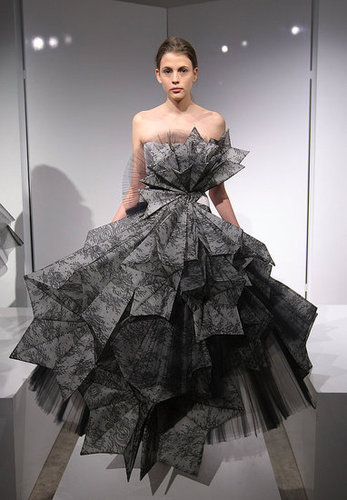 At Marchesa Fall 2009, Beauty Is Pain At Marchesa Fall 2009, Beauty Is Pain