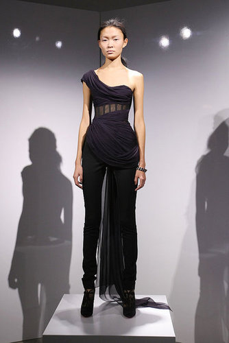At Marchesa Fall 2009, Beauty Is Pain At Marchesa Fall 2009, Beauty Is Pain