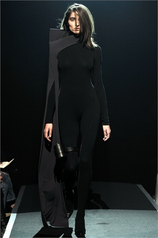 Maison Martin Margiela Fall 2009: Doing Well, Head in the Clouds Maison Martin Margiela Fall 2009: Doing Well, Head in the Clouds