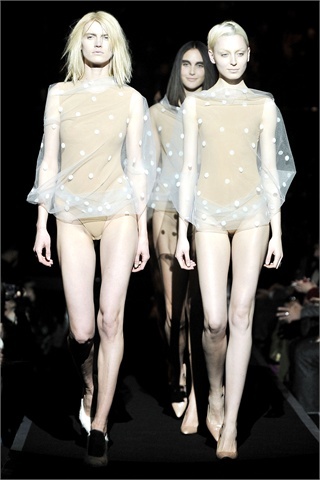 Maison Martin Margiela Fall 2009: Doing Well, Head in the Clouds Maison Martin Margiela Fall 2009: Doing Well, Head in the Clouds