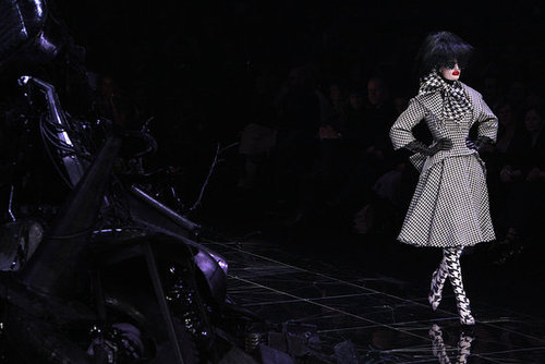 Alexander McQueen Fall 2009: A Twisted Fantasy Alexander McQueen Fall 2009: A Twisted Fantasy