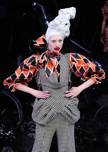 Alexander McQueen Fall 2009: A Twisted Fantasy Alexander McQueen Fall 2009: A Twisted Fantasy