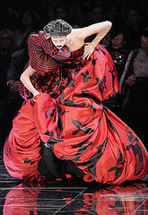 Trippy Shoes: Models Fear Next Step at Alexander McQueen, Tatjana Patitz Wobbles at Hermes