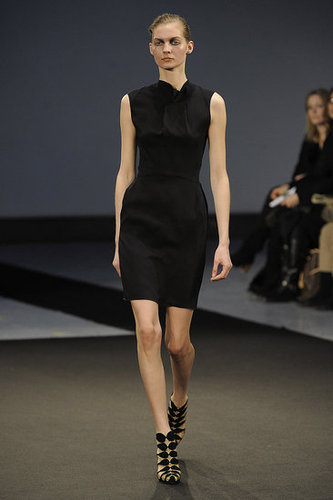 RM by Roland Mouret Fall 2009: "The Work of a Local Dressmaker" RM by Roland Mouret Fall 2009: "The Work of a Local Dressmaker"