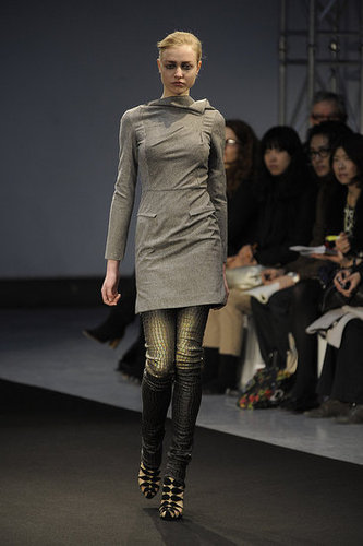 RM by Roland Mouret Fall 2009: "The Work of a Local Dressmaker" RM by Roland Mouret Fall 2009: "The Work of a Local Dressmaker"