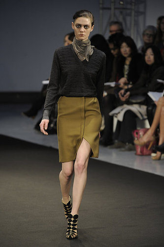 RM by Roland Mouret Fall 2009: "The Work of a Local Dressmaker" RM by Roland Mouret Fall 2009: "The Work of a Local Dressmaker"