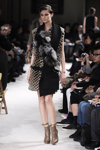 Miu Miu Fall 2009: A Sultry Riff on the Bourgeois Miu Miu Fall 2009: A Sultry Riff on the Bourgeois