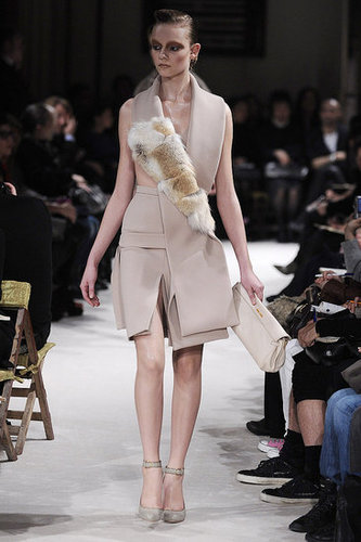 Miu Miu Fall 2009: A Sultry Riff on the Bourgeois Miu Miu Fall 2009: A Sultry Riff on the Bourgeois