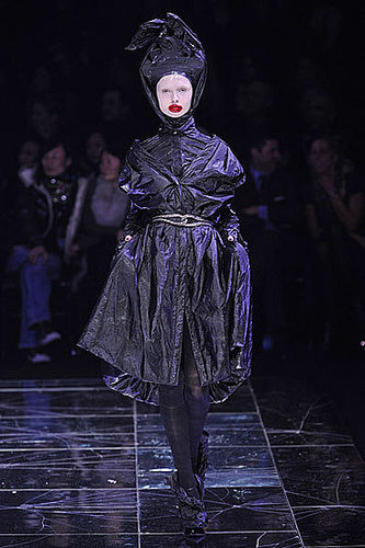 Alexander McQueen Fall 2009: A Twisted Fantasy Alexander McQueen Fall 2009: A Twisted Fantasy