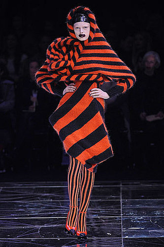 Alexander McQueen Fall 2009: A Twisted Fantasy Alexander McQueen Fall 2009: A Twisted Fantasy