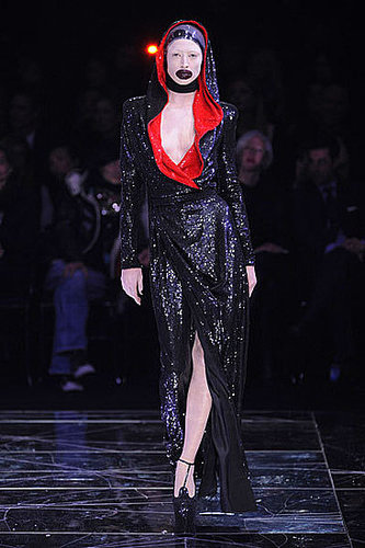 Alexander McQueen Fall 2009: A Twisted Fantasy Alexander McQueen Fall 2009: A Twisted Fantasy