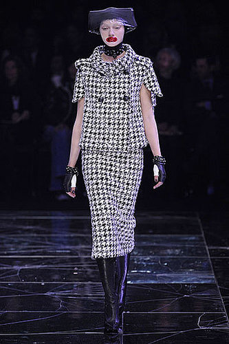 Alexander McQueen Fall 2009: A Twisted Fantasy Alexander McQueen Fall 2009: A Twisted Fantasy