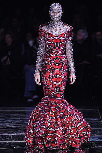 Alexander McQueen Fall 2009: A Twisted Fantasy Alexander McQueen Fall 2009: A Twisted Fantasy
