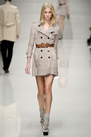 Burberry Returns to Home Turf for Spring 2010 Burberry Returns to Home Turf for Spring 2010