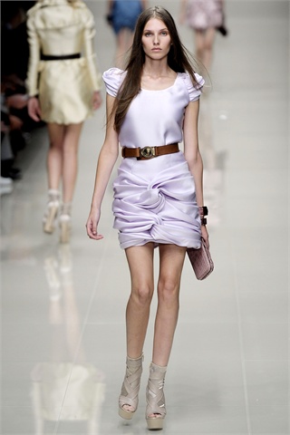 Burberry Returns to Home Turf for Spring 2010 Burberry Returns to Home Turf for Spring 2010