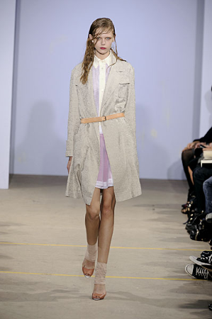 A Softer Side of Jonathan Saunders for Spring 2010 A Softer Side of Jonathan Saunders for Spring 2010