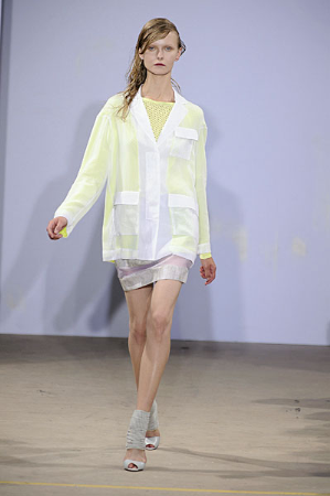 A Softer Side of Jonathan Saunders for Spring 2010 A Softer Side of Jonathan Saunders for Spring 2010