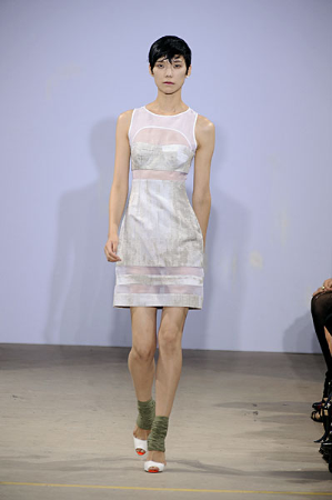A Softer Side of Jonathan Saunders for Spring 2010 A Softer Side of Jonathan Saunders for Spring 2010