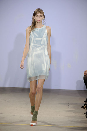 A Softer Side of Jonathan Saunders for Spring 2010 A Softer Side of Jonathan Saunders for Spring 2010
